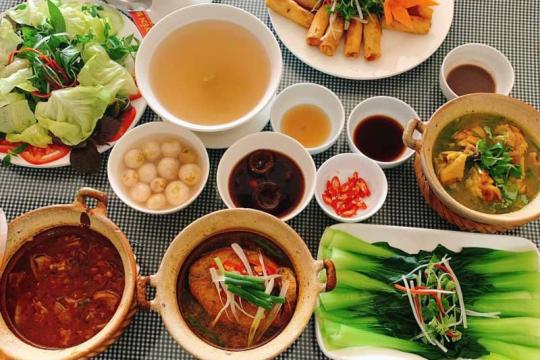Huyền Hương Cơm Bắc, Cơm Niêu