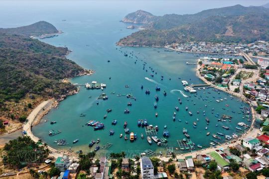 Vinh Hy Bay
