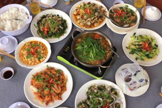 Huyền Hương Cơm Bắc, Cơm Niêu