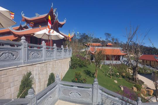 Chùa Trúc Lâm Hòn Bà