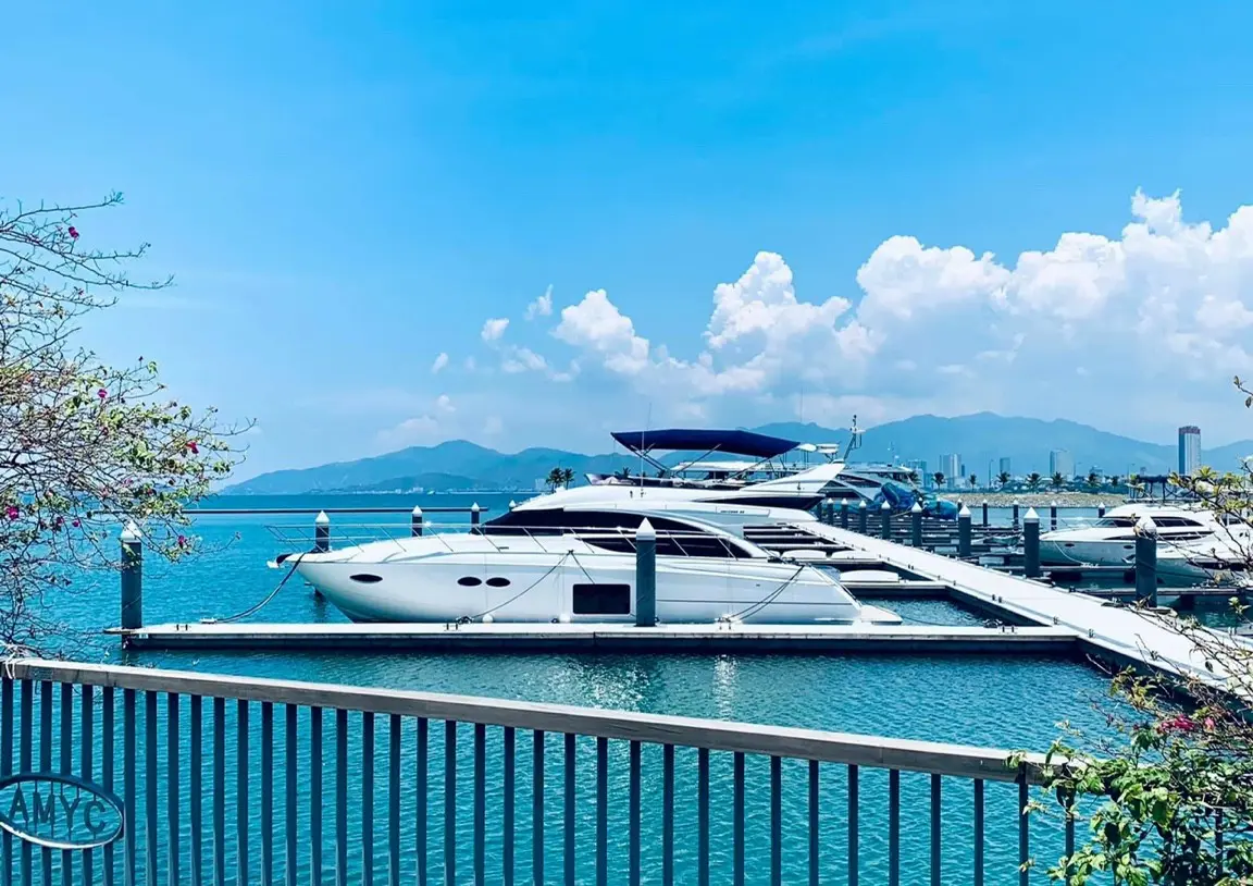 Ben_Du_thuyen_Ana_Marina_2fd07