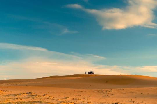 남꾸엉 사구는 닌투안 중심부에 자리한 매력적인 "미니 사막"입니다.