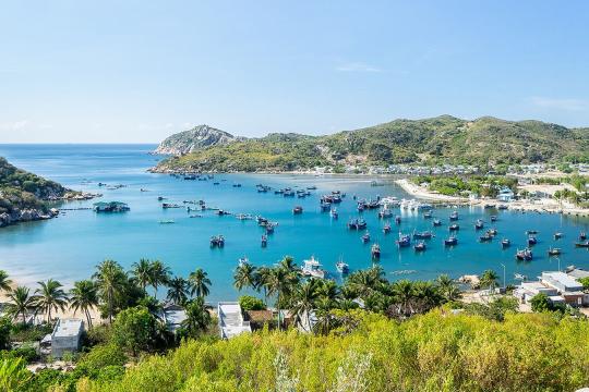 닌쭈 해변 – 닌투언의 아름다운 일출 명소