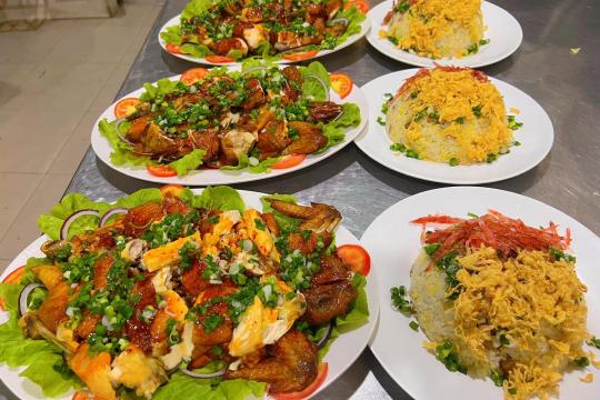 Nhà Hàng Hoa Thiên Lý