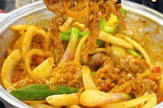 Phố Lẩu Quán