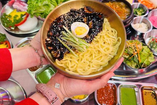 Tong Tong BBQ & Drink Korean Nha Trang