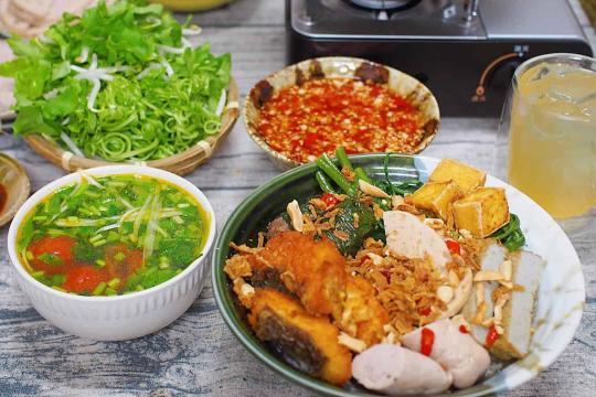 Quán Bánh Canh Cây Trúc Vạn Lương Vạn Ninh