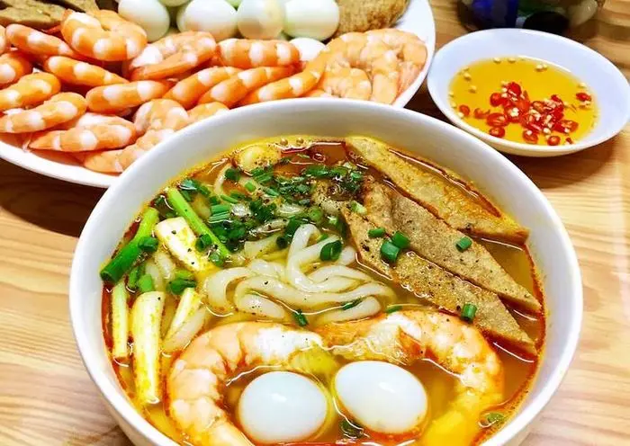 56498-cach-nau-banh-canh-cha-ca-nha-trang-700x496