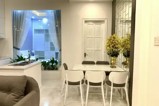 로열 호텔 닌투언