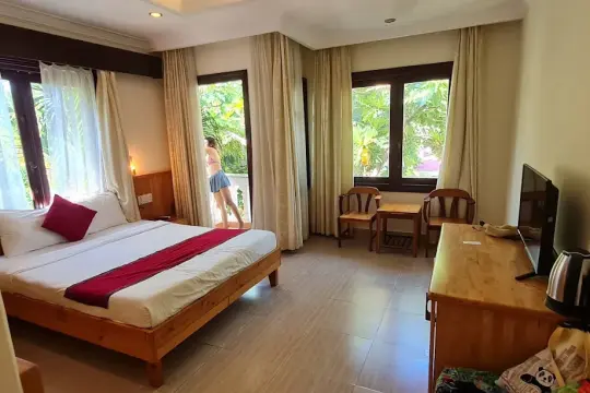 GM Doc Let Beach Resort & Spa