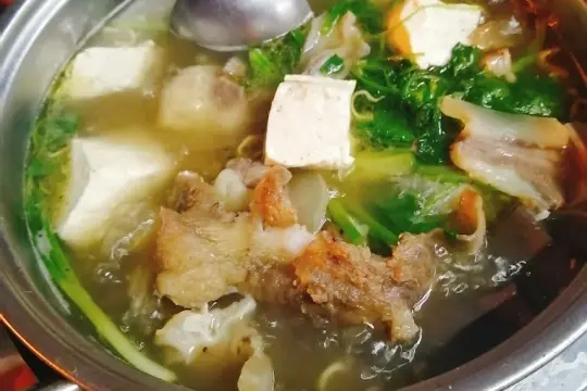Quán Lẩu Đuôi Bò Hoàng Văn Thụ Nha Trang