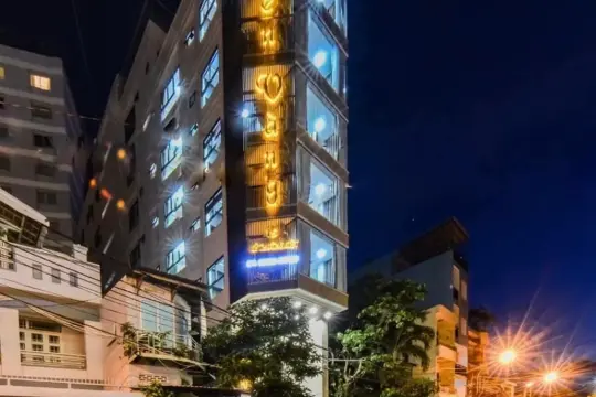 Yen Vang Hotel & Apartment