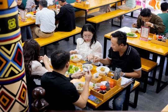 Phở Khô Hưng Huỳnh