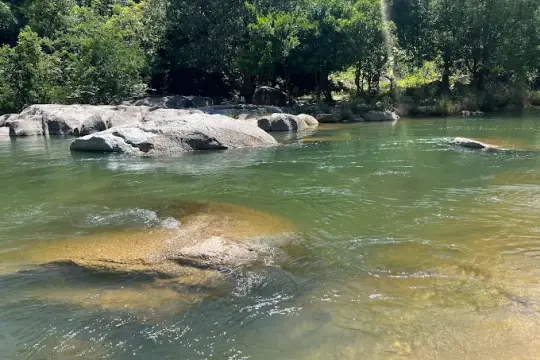 Bãi Tắm Đầu Nguồn