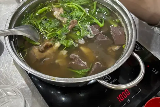 芽庄巴赵牛肉火锅店