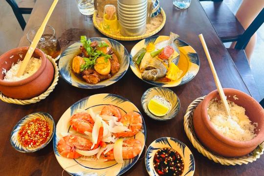 Tiệm Cơm Việt Nam