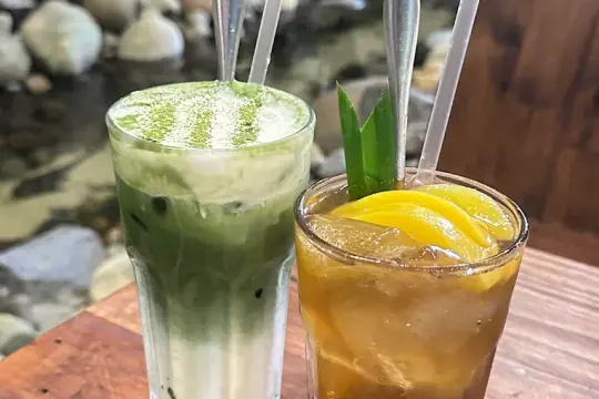 평온한 하루 – 북부 나트랑의 카페 & 헌책방