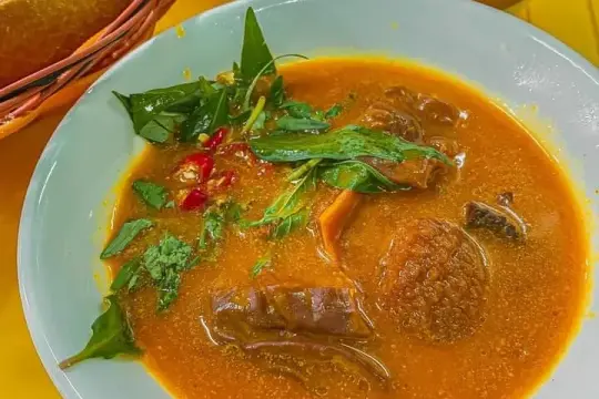 Phá lấu bò cô Hai Ngọc