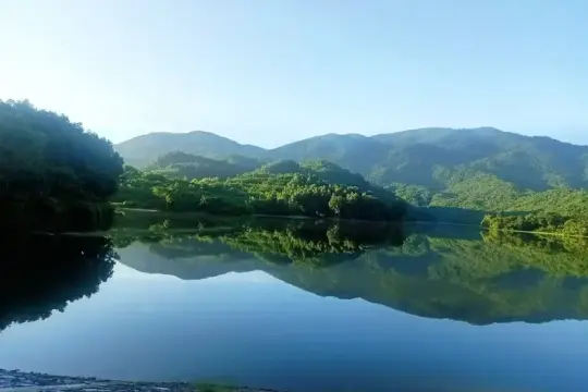 작은 마을 – 랑놋 호수