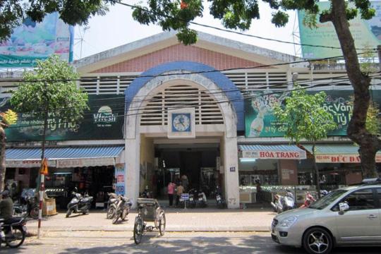 Рынок Хом Мой, Нячанг – традиционное место для шопинга и гастрономических впечатлений.