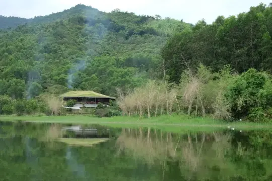 작은 마을 – 랑놋 호수