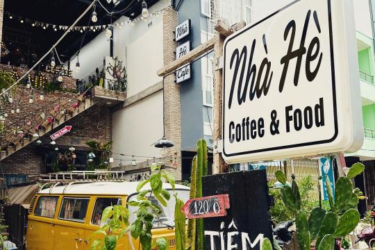 Nhà Hè Cafe