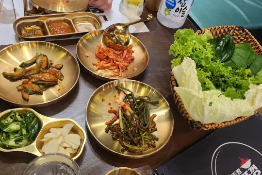 Korean BBQ Restaurant 왕뚜껑 삼겹살