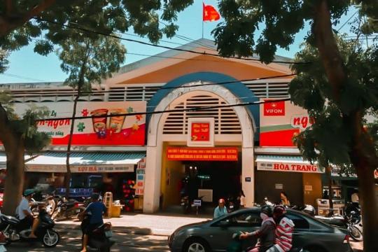 Рынок Хом Мой, Нячанг – традиционное место для шопинга и гастрономических впечатлений.