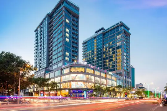 혼총센터 – 나트랑에 위치한 현대적인 쇼핑센터