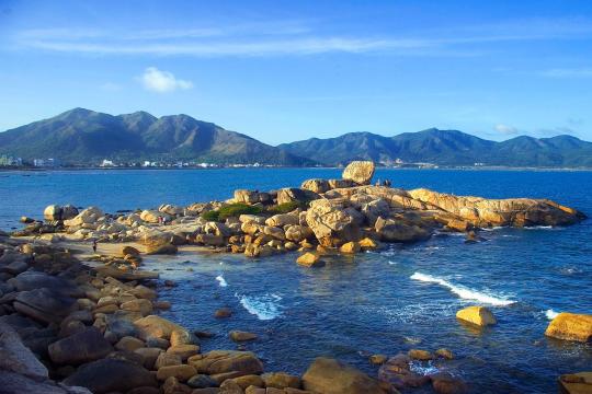 Hòn Chồng – Hòn Vợ Nha Trang