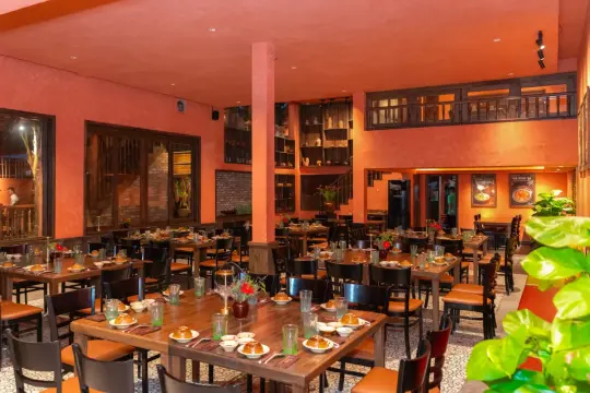 랑 응온 코너 레스토랑