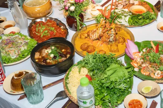 랑 응온 코너 레스토랑