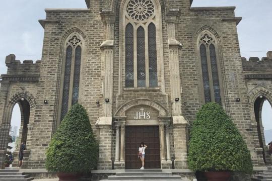 Nhà Thờ Đá Nha Trang