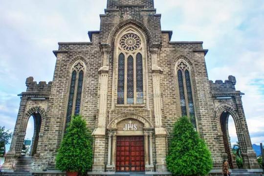 Nhà Thờ Đá Nha Trang