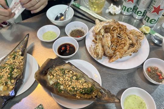 Thanh Hien Seafood Restaurant – Enjoy fresh and delicious seafood by the Nha Trang beach.