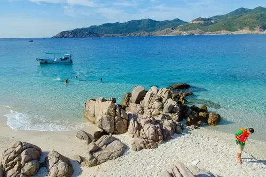 카나 비치 – 국도 1A에 위치한 푸른 보석 같은 곳