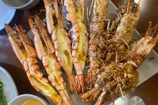 Quán Đá Đen: Tôm Khổng Lồ