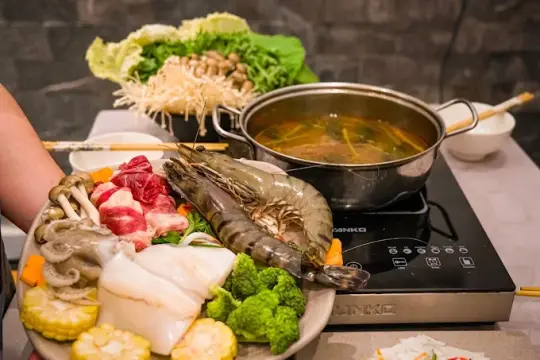Quán Đá Đen: Tôm Khổng Lồ