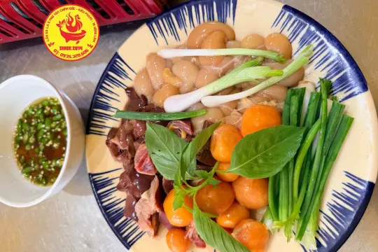 Lẩu Gà Lá É Kiều Phạm