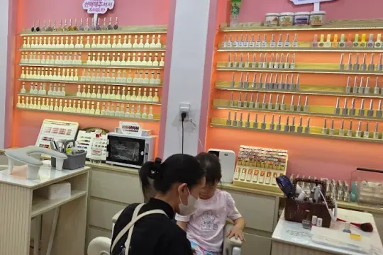Lumi Lux Nail & Spa