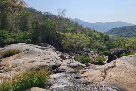 냐짱 로오 시내(Lo O Stream)