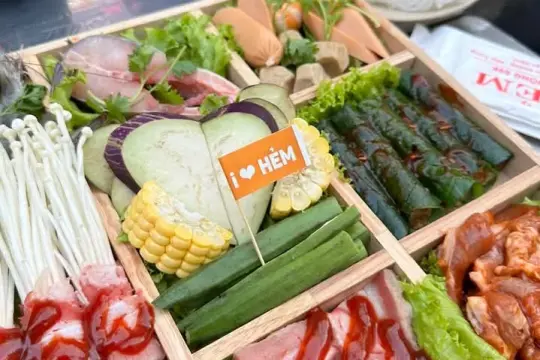 Tiệm Nướng Nhà Hẻm
