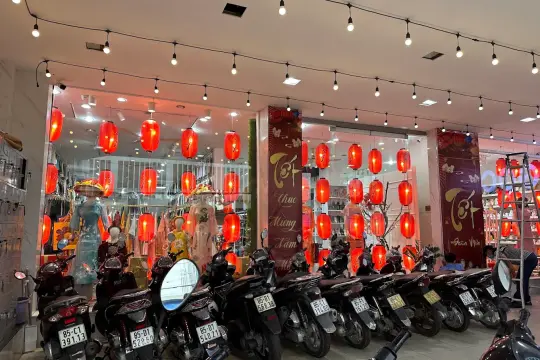 Модный Центр Ngoc Phu в Фанранге