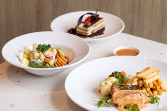 Coral Restaurant Cam Ranh