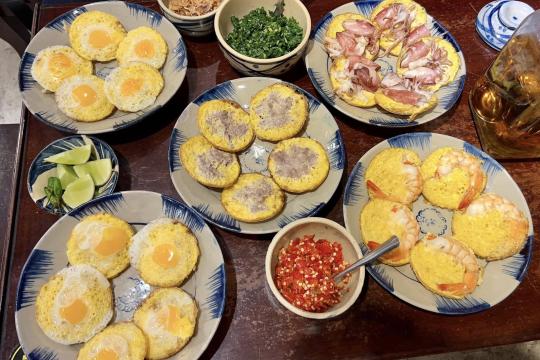 Tiệm Bánh Căn Tháng Năm