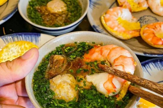 Tiệm Bánh Căn Tháng Năm