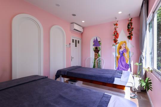 타이니 키드 & 패밀리 스파 나트랑