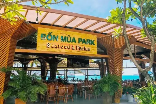Bốn Mùa Park