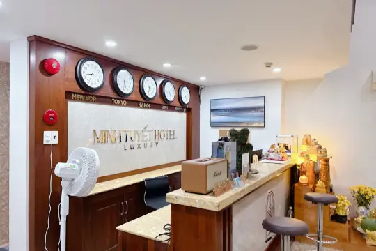 Minh Tuyết Luxury Hotel