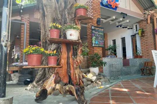 Nhà Hàng Ngộ